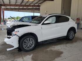 2022 Alfa Romeo Stelvio