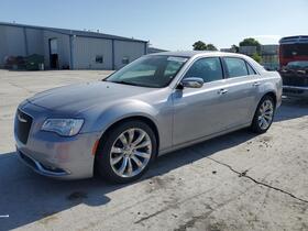 2018 Chrysler 300