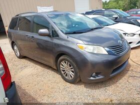 2013 Toyota Sienna