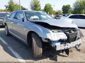 2018 Chrysler 300
